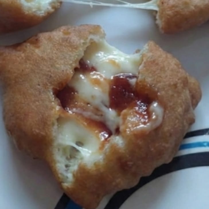 Empanadas con Queso y Bocadillo